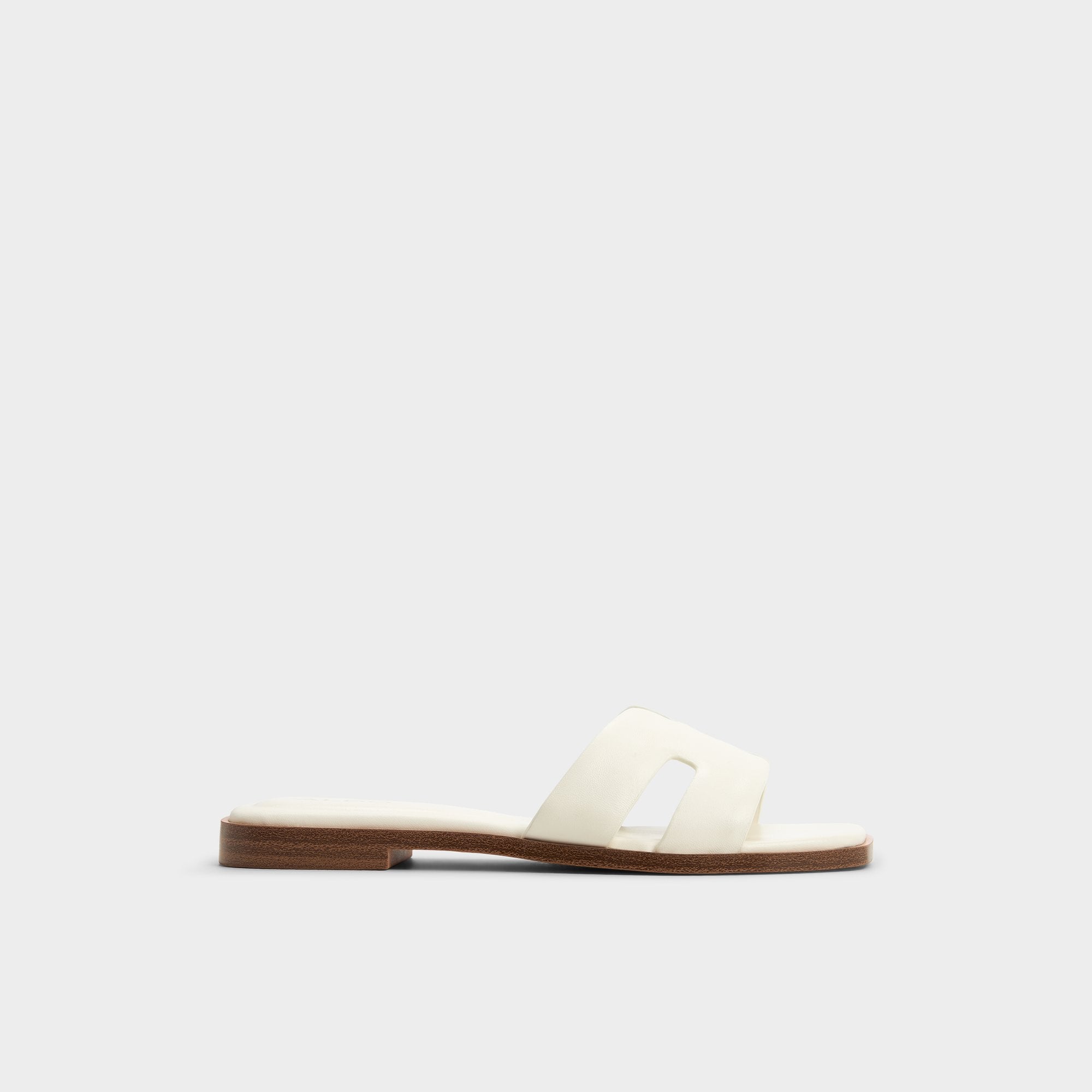 product_13991497_itsandal_white_100-001-043_main_sq_gy