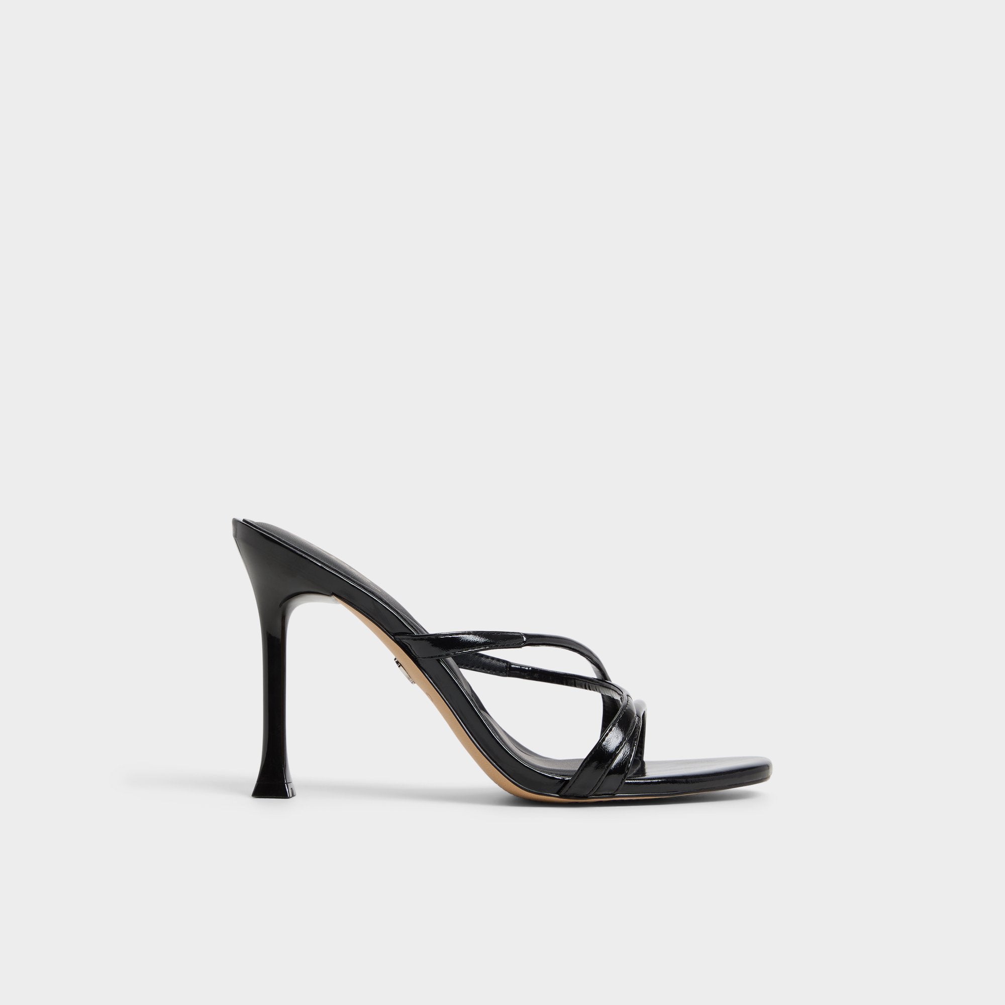 product_14055375_velaia_black_001-002-042_main_sq_gy
